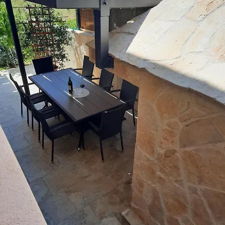Verunica Apartment *